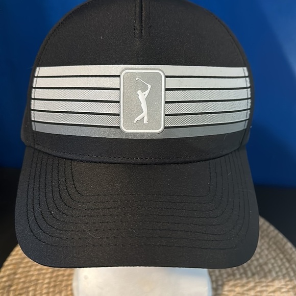 NWOT Men’s Black PGA TOUR Golf Printed Hat - One Size Fits All - Picture 1 of 7